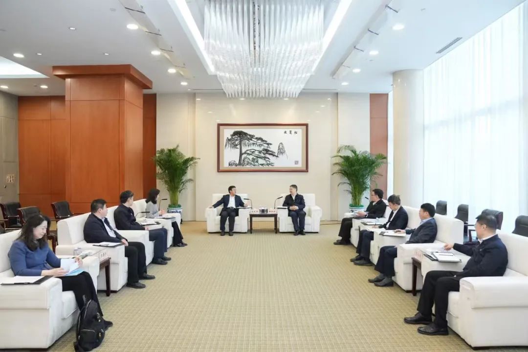 温枢刚会见华北电力大学党委书记汪庆华、校