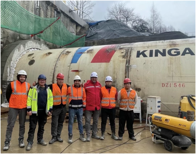 铁建重工首台出口波兰土压平衡盾构机始发，