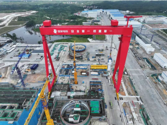 廉江核电1号机组首台蒸汽发生器精准就位